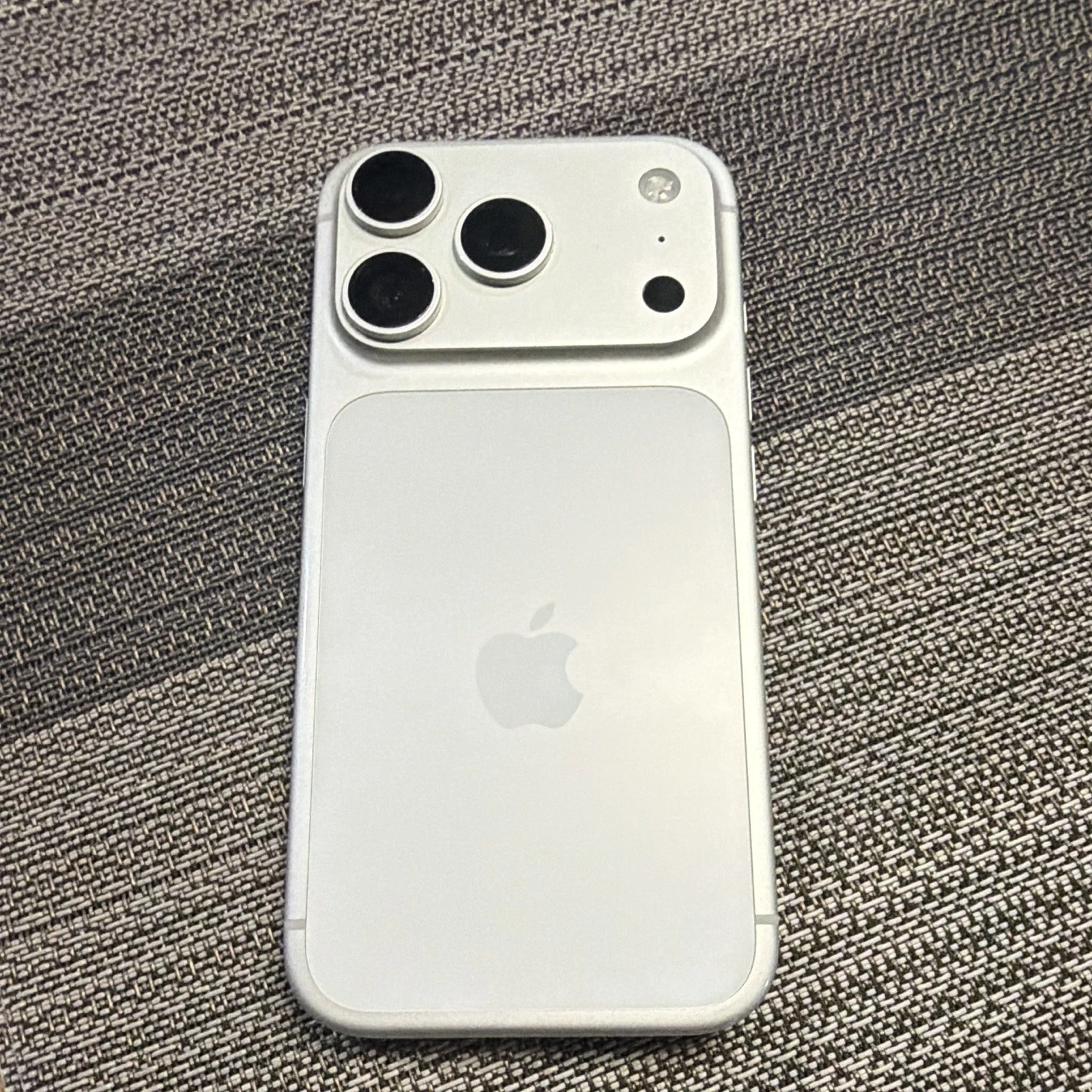 Fotografía real del iPhone 17 Pro